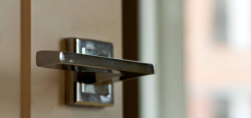 Door Lever Knob Repair in Country Club, California