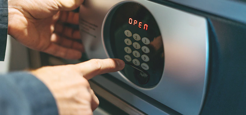 Cash Safe Openers in Country Club, California