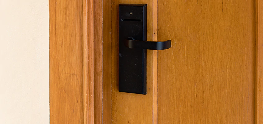 Home Security And Alarm Monitoring in Country Club, California